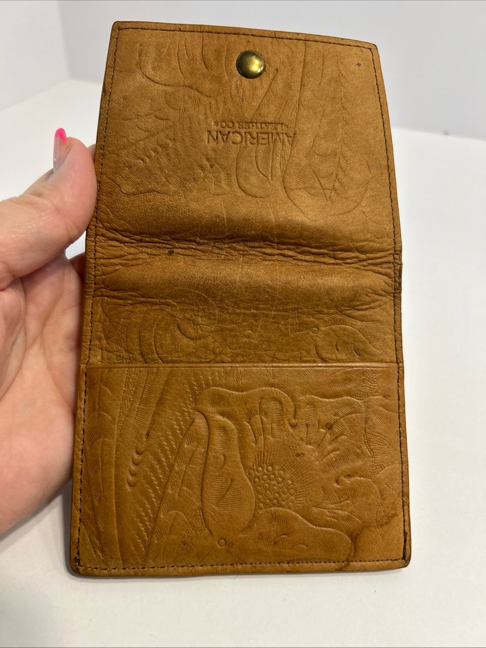 American Leather Co. Veronica Embossed Floral Tan Bifold ID Credit Card Wallet - Picture 3 of 7